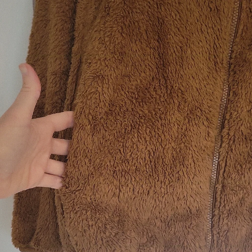 Uniqlo Cozy Brown Fleece Outerwear - Picture 3 of 4